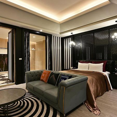 Venice Motel Taichung Exterior photo