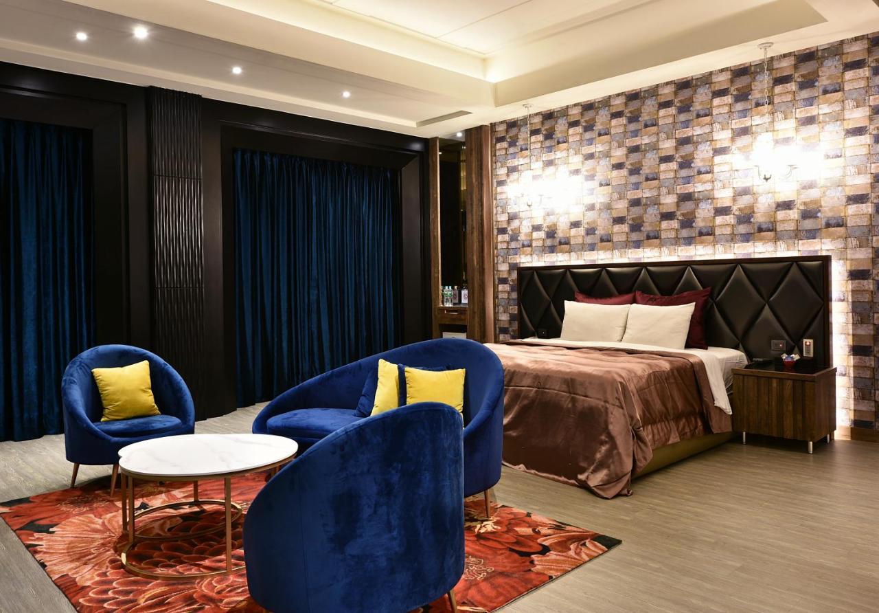 Venice Motel Taichung Exterior photo