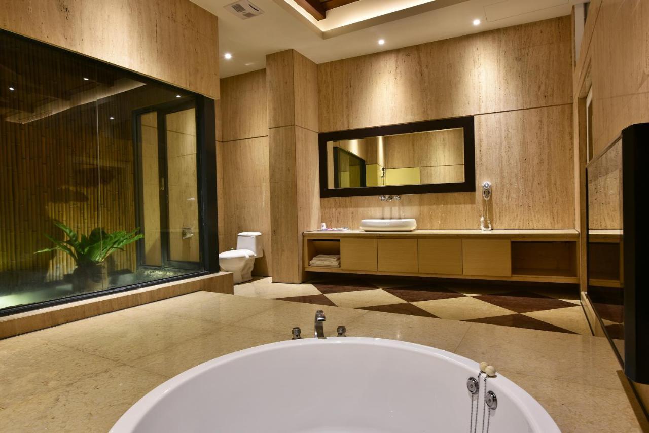 Venice Motel Taichung Exterior photo