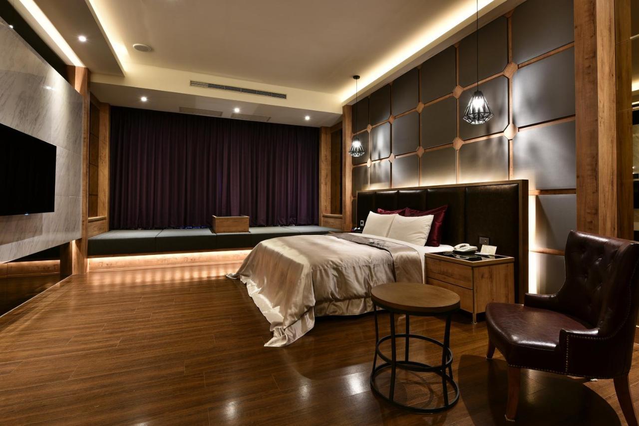 Venice Motel Taichung Exterior photo
