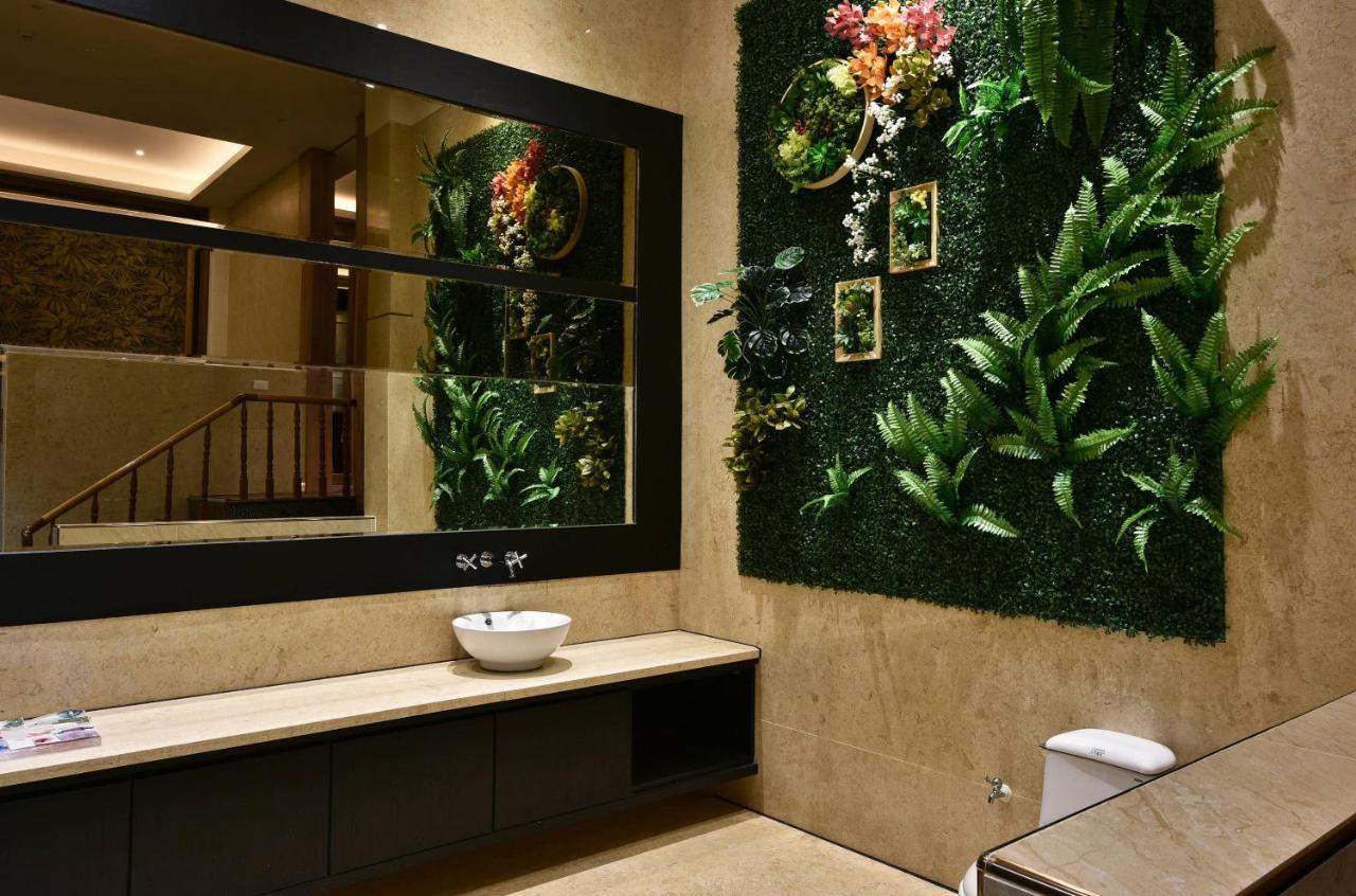 Venice Motel Taichung Exterior photo