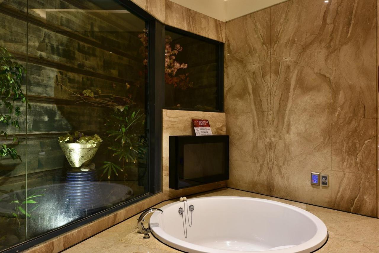 Venice Motel Taichung Exterior photo