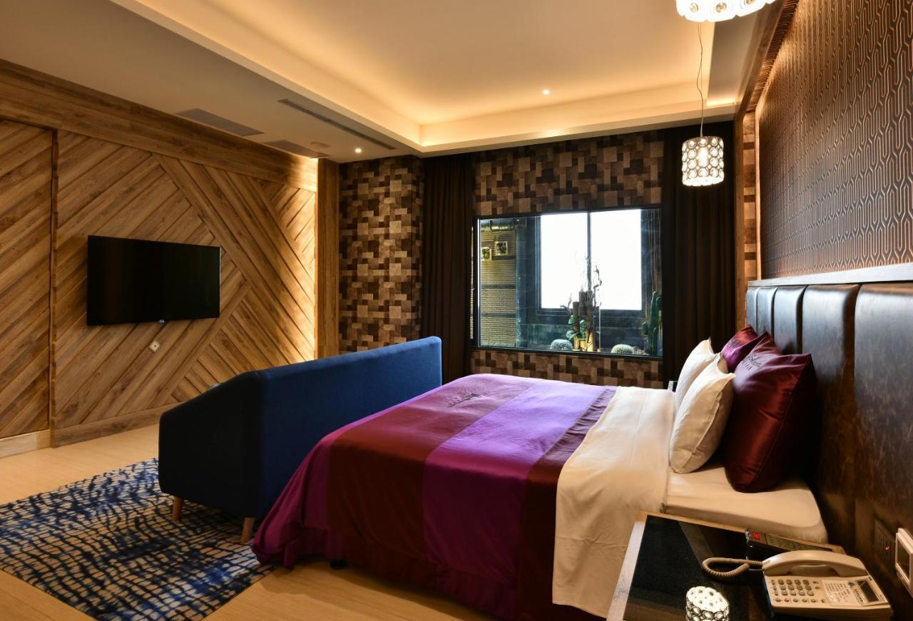 Venice Motel Taichung Exterior photo