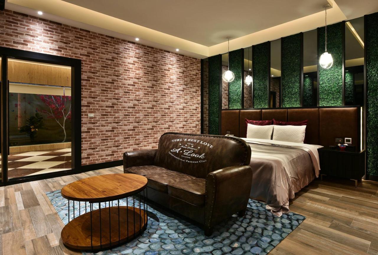 Venice Motel Taichung Exterior photo