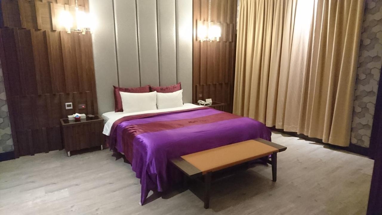 Venice Motel Taichung Exterior photo