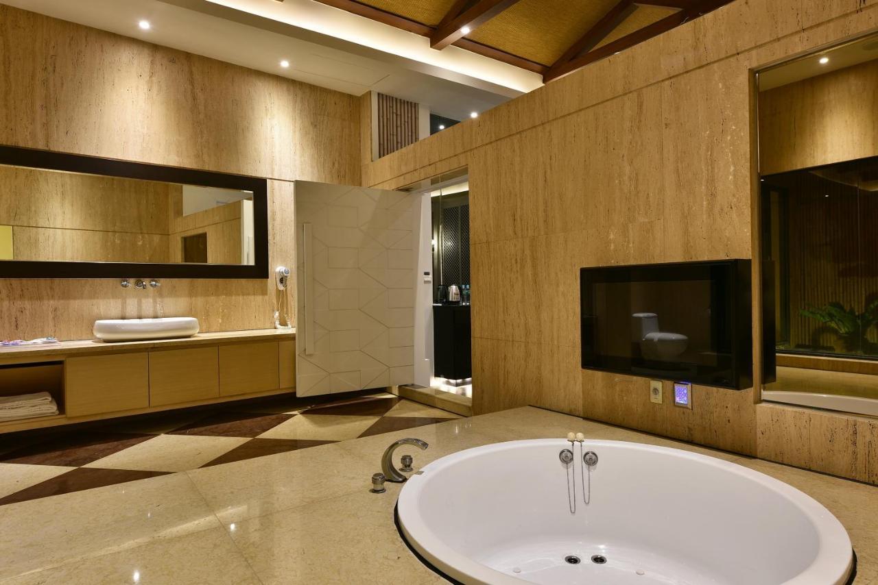 Venice Motel Taichung Exterior photo