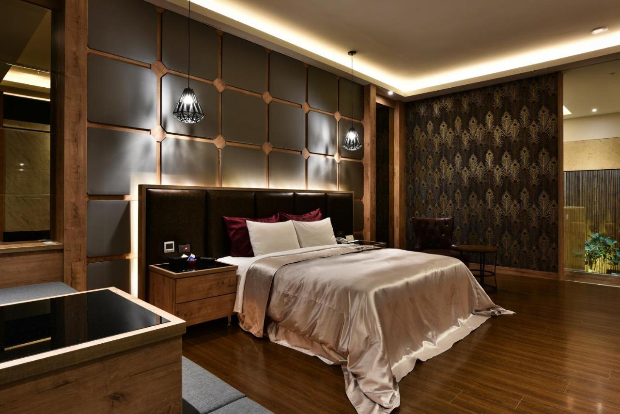 Venice Motel Taichung Exterior photo