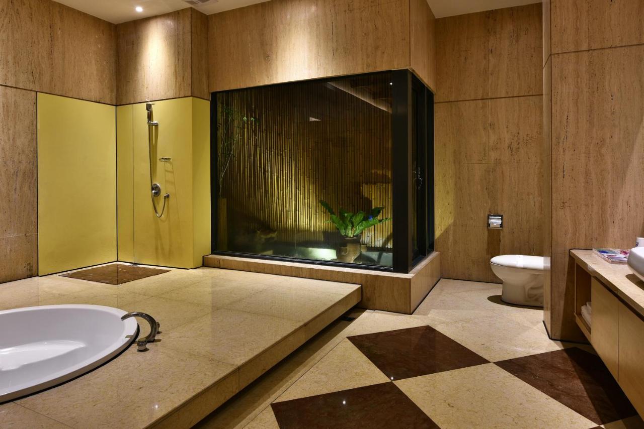 Venice Motel Taichung Exterior photo